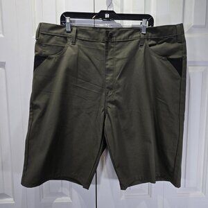 NWT Men’s Army Green Dickies Cargo Shorts – Size 42